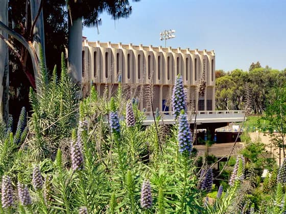 UC Irvine School of Medicine (MD) — Crawford Hall in the UC Irvine campus. Photo taken from bridge